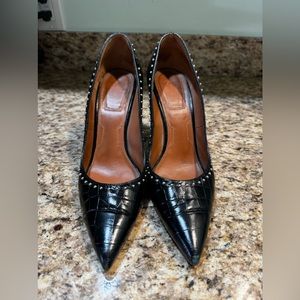 Givenchy size 37.5 black heels with gold accents